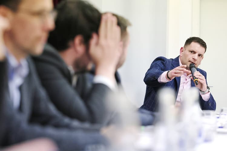 Zoran Stevanović po razkritju Urške Klakočar Zupančič o neprimernih sporočilih: "Bila je v razmerju z mojim znancem"