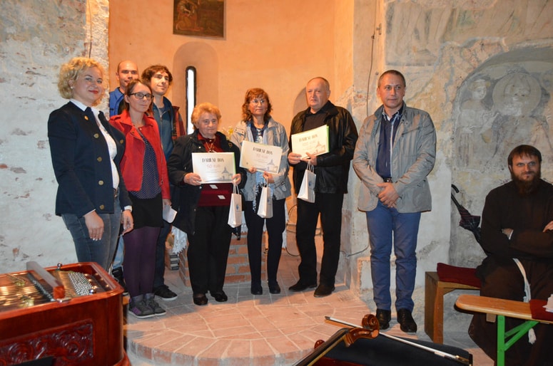 Nagrajenci so bili razglašeni v rotundi v Selu. 