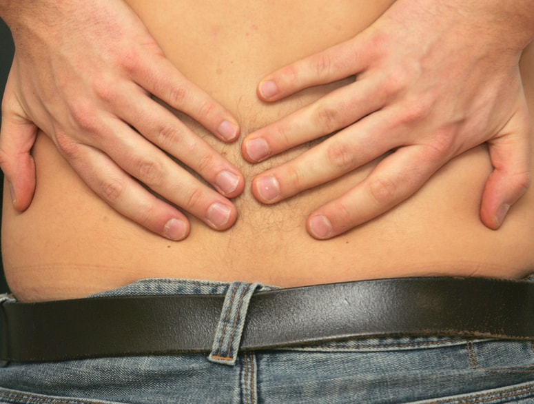 Že samo s prilagoditvijo naslona svojega stola lahko za 25 odstotkov zmanjšamo pritisk na živce hrbtenice.