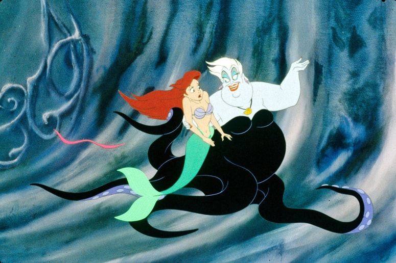 Mala morska deklica čaka, da se razvije tehnologija.