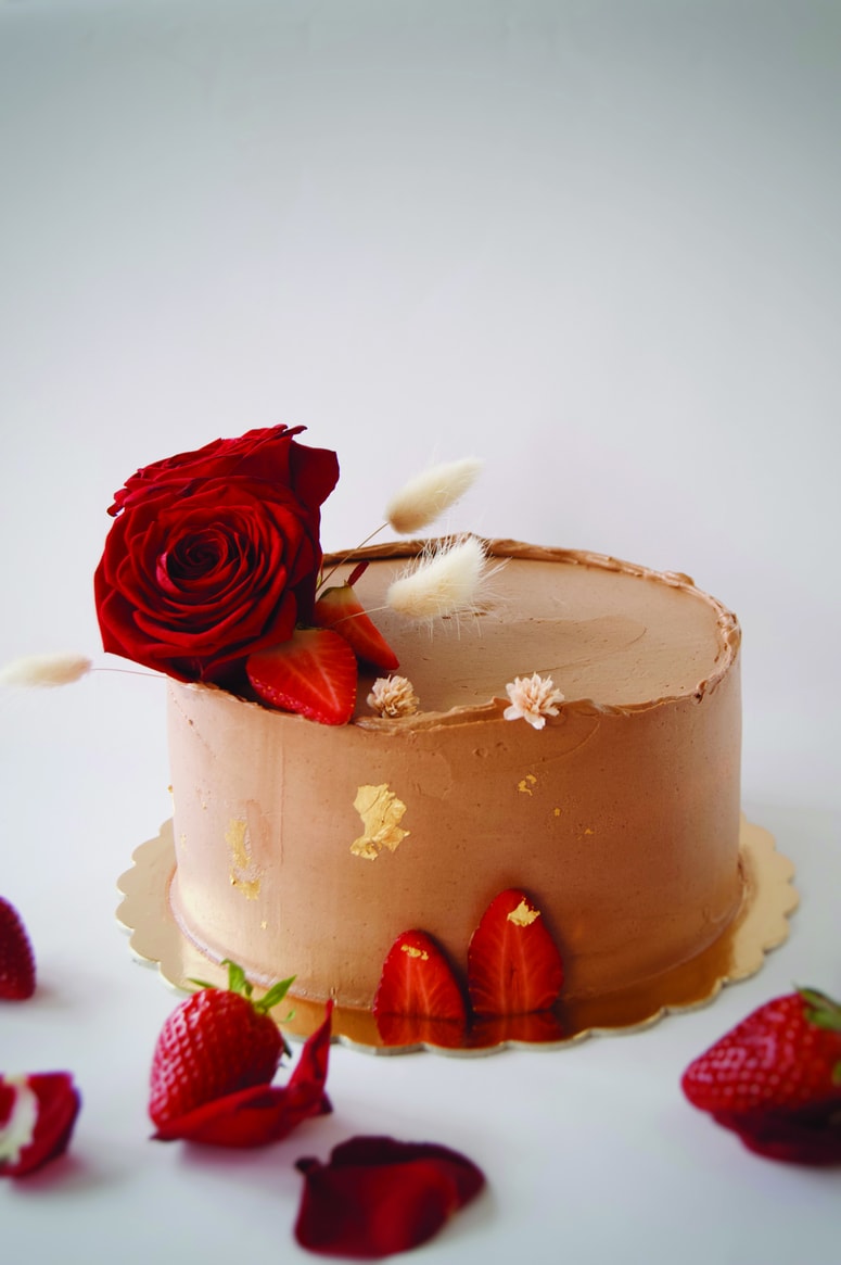 Glavna fotografija članka:Ni ovir in meja pri peki tort
