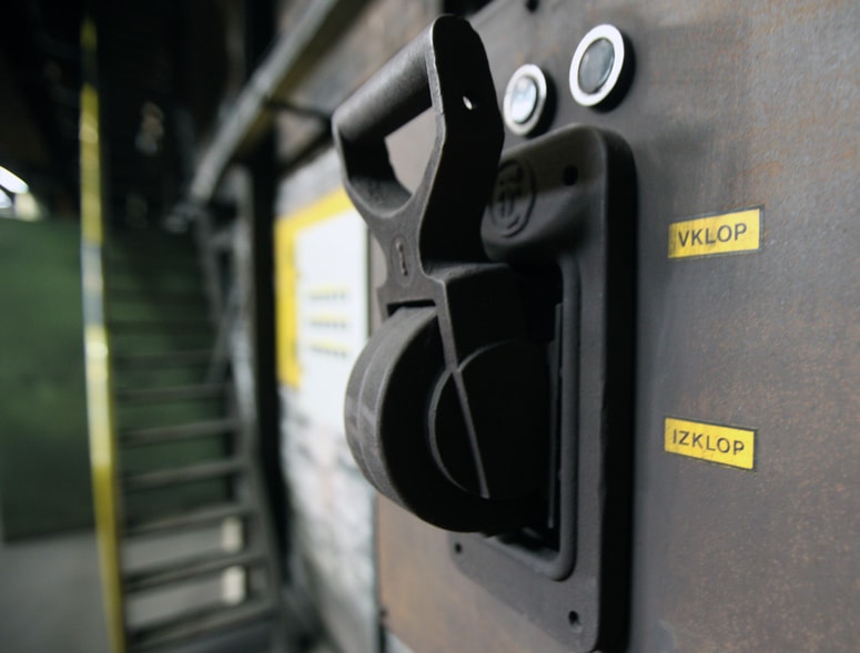 Če bodo cene električne energije in plina ostale tako visoko, kot kažejo cene za prvo četrtletje 2022, bodo podjetja zmanjšala svojo proizvodnjo, kar bo imelo negativen vpliv na aktivnosti v slovenski industriji in tudi v podpornih storitvah.
