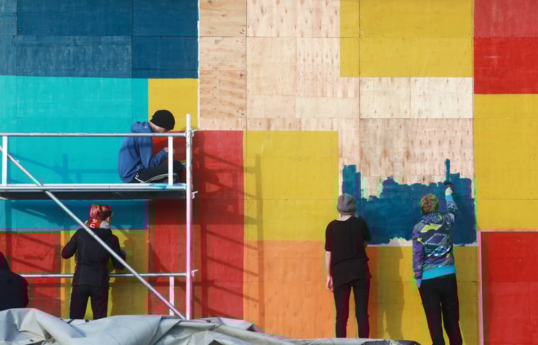 Poslikava pod Mariboxom bo služila za ozadje kioska z ulično prehrano. Foto: Sašo BIZJAK

