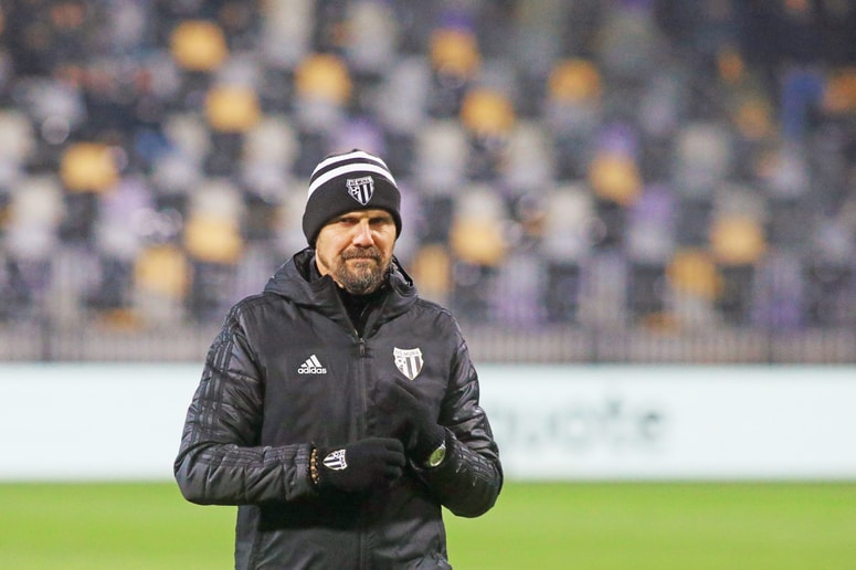 Pisanje o selitvi Anteja Šimundže k Ludogorcu morda ni le nogometna folklora. 
