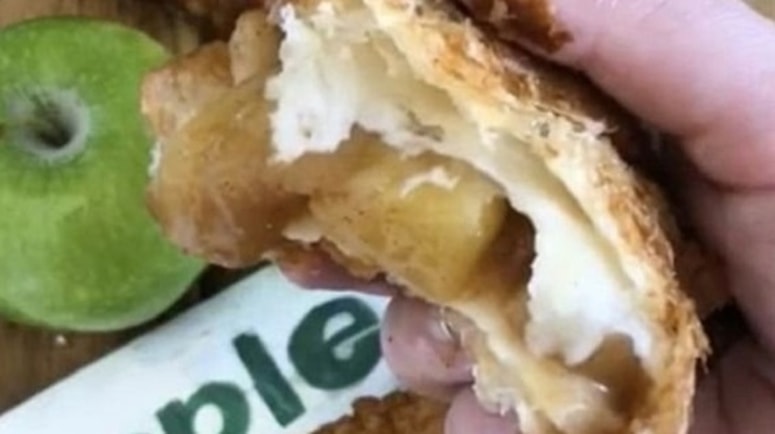 Glavna fotografija članka:Praktično: McDonald'sovo slavno jabolčno pito v 3 korakih poustvarite doma