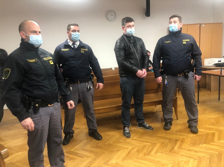 Silvo Drevenšek oškodovanca Miho Lešnika ni prepričal, da obžaluje zločin. Ni se mu opravičil, niti enkrat ga ni pogledal v oči. Foto: Vesna Lovrec
