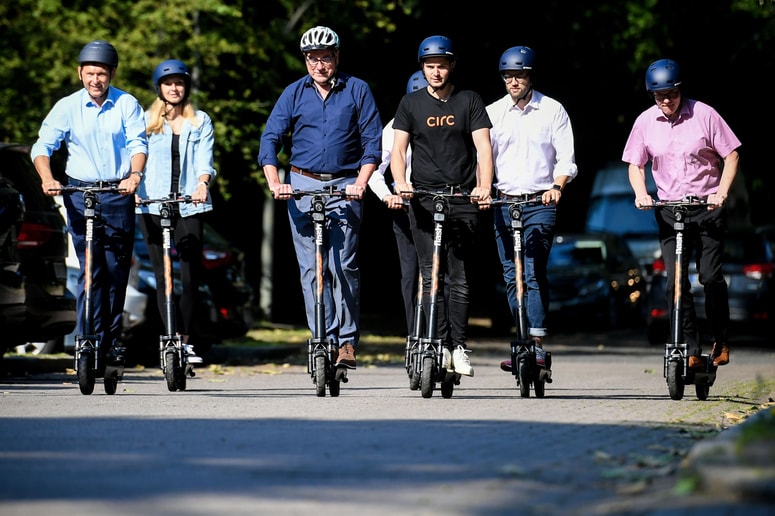 Če vam je premije dodatnega pokojninskega zavarovanja plačeval delodajalec, ni nujno, da boste lahko vsa privarčevana sredstva dvignili naenkrat.