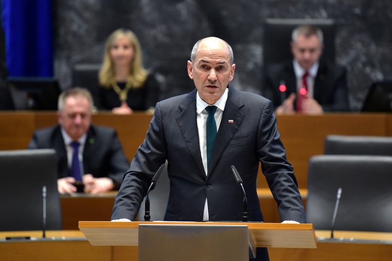 Glavna fotografija članka:Poslanci sprejeli šesti protikoronski paket ukrepov, potrjene tudi višje globe za kršitve odloka o prepovedi zbiranja