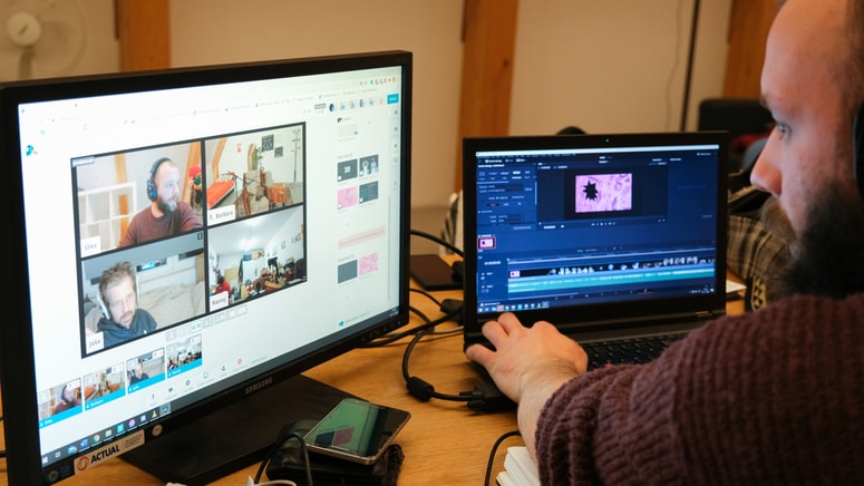 Slavnostni zaključek 2. ZIZ festivala – dnevov mariborske alternativne gledališke produkcije, je letos potekal na daljavo, na spletnih in radijskih frekvencah. Foto: Anamarija Nad