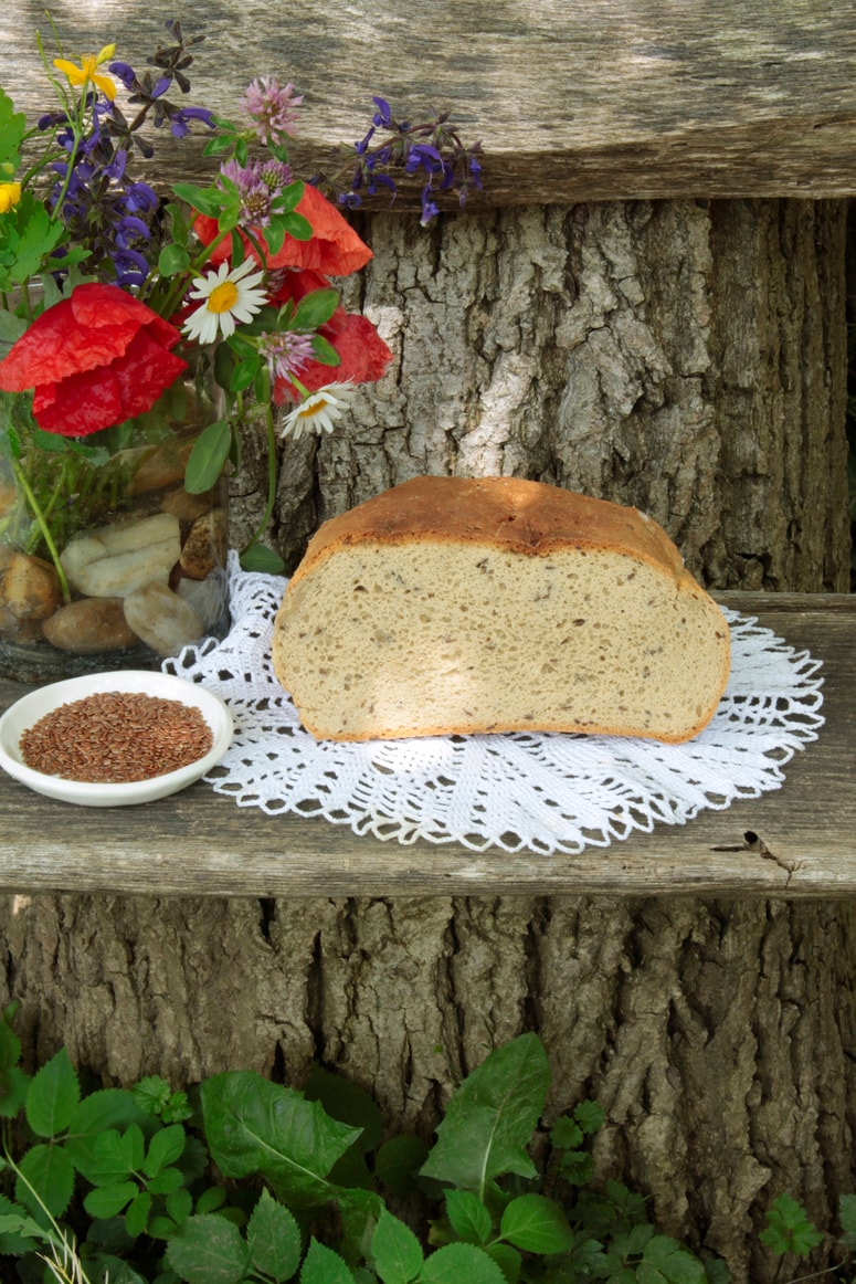 Kruh z lanenimi semeni