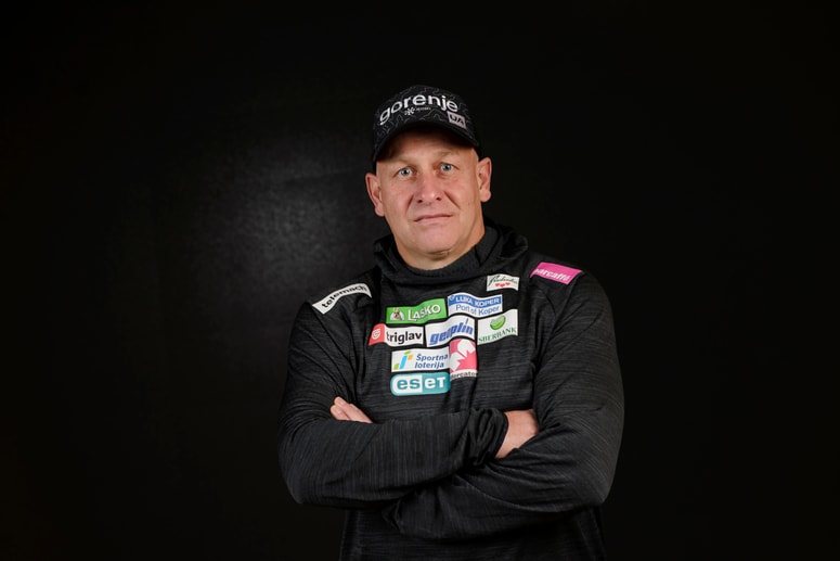 Glavna fotografija članka:Po slovesu Bertonclja v težavah še Janus