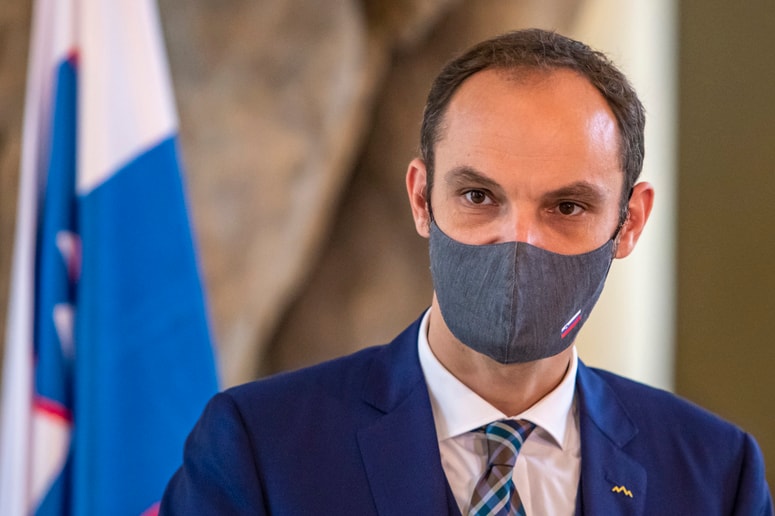 Glavna fotografija članka:Janša: V soboto srečanje zunanjih ministrov Slovenije, Hrvaške in Italije o ekonomski coni