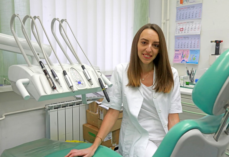 Glavna fotografija članka:(VIDEO) Štajerska zobozdravnica leta 2020 Manca Šemole in zdaj za paciente več časa