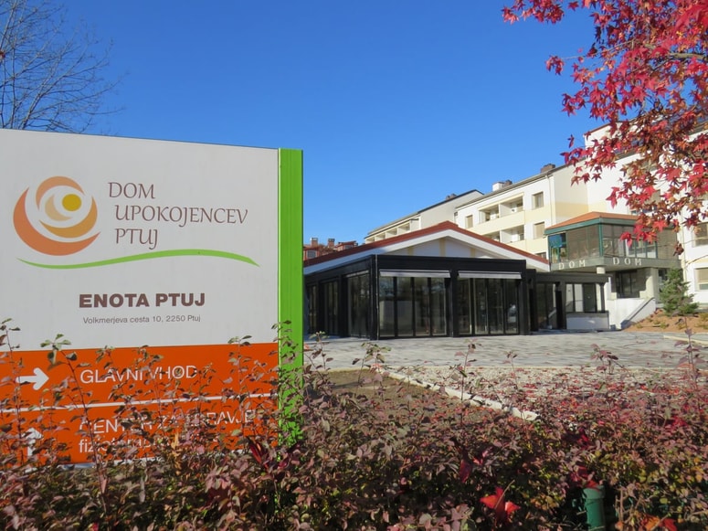 Dom upokojencev Ptuj ima več enot na širšem ptujskem območju, na posnetku pa je tista na Ptuju.