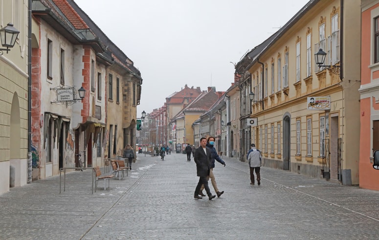 Koroška cesta z Glavnim trgom bo ostala kvaliteten prostor za bivanje, zagotavljajo na mariborski občini. Foto: Igor NAPAST