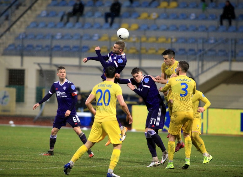 Alexandru Cretu je z dvema goloma preprečil poraz vijoličastih. Foto: Robert BALEN