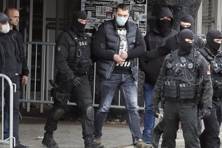 Veljko Belivuk, bolj znan kot Velja Nevolja, je osumljen več umorov, trgovanja z drogo in drugih zločinov. Za povrh je bil povezan s številnimi politiki. Foto: MNZ Srbije