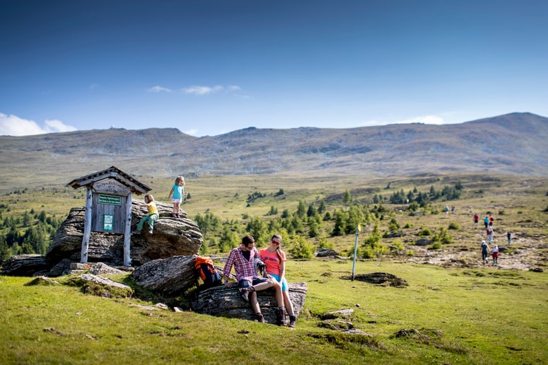 Glavna fotografija članka:Pohodništvo za začetnike: Pot se začne s prvim korakom