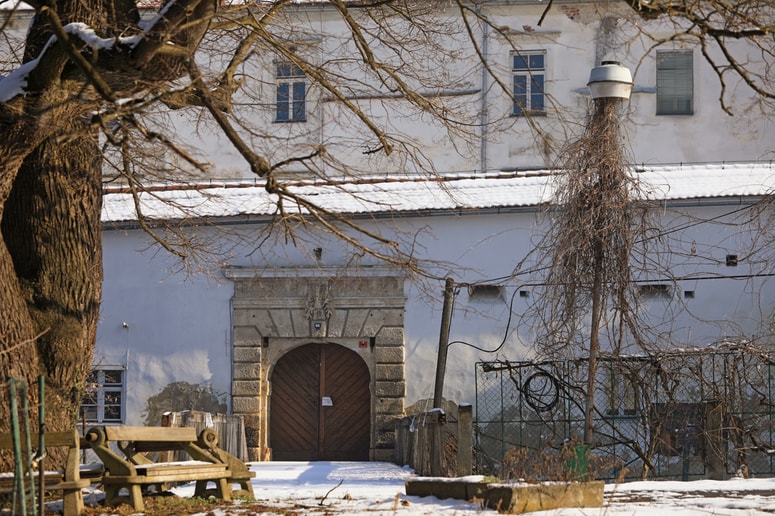 Glavna fotografija članka:Zakaj mora Muzej norosti Trate ostati v gradu Cmurek
