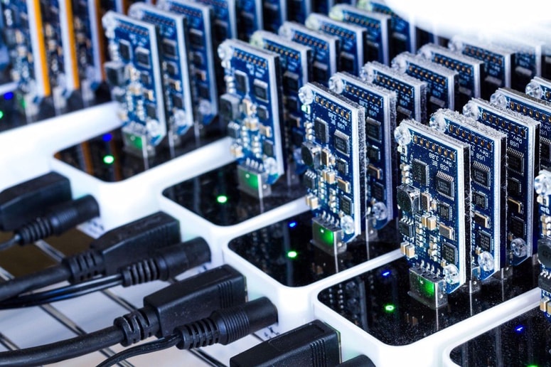 Delovanje sistema bitcoina in drugih kriptovalut omogočajo računalniški centri po vsem svetu. Foto: Profimedia