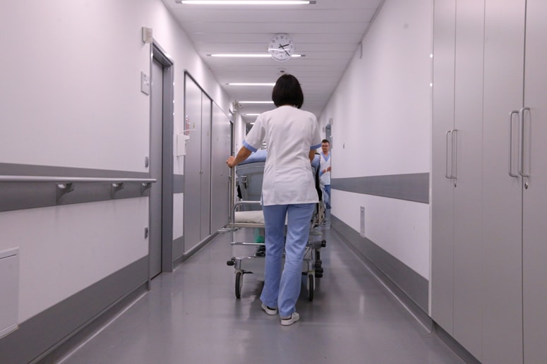 Glavna fotografija članka:(POGLED) Državljani zaupajo medicinskim sestram, kaj pa zdravstvena politika?