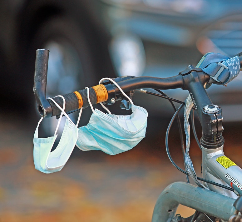 Glavna fotografija članka:Anketa: Desetina ne bi upoštevala karantene. Kaj pa bi naredili, če bi se jim pojavili znaki okužbe dihal?
