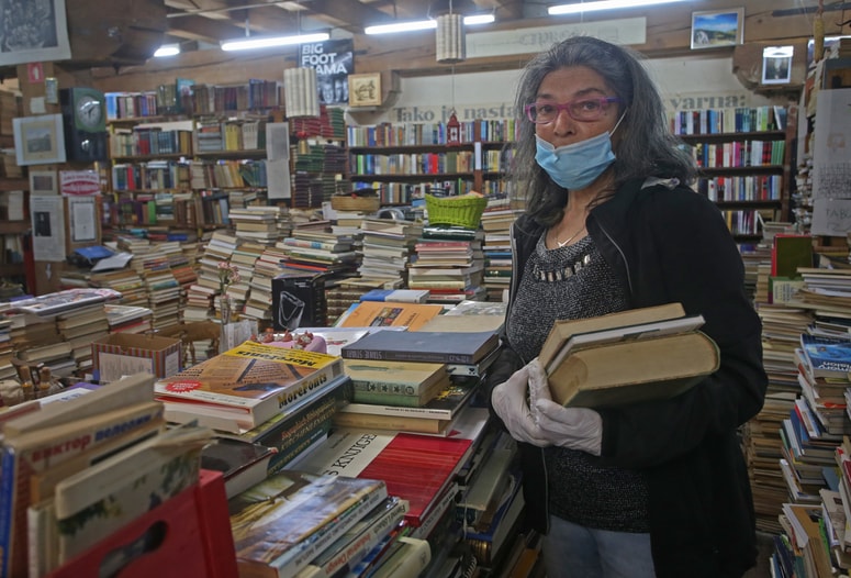 Marjanca Onič je prva dama največje slovenske bukvarne. Foto: Tadej REGENT