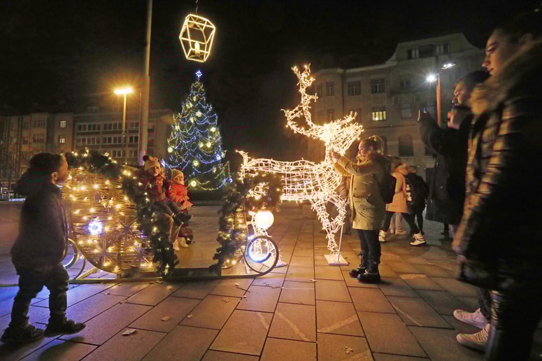 Kupujte le tisto, kar potrebujete, in le toliko kot potrebujete, obdarujte preudarno, v prazničnih dneh svetujejo potrošniške in ekološke organizacije. 
