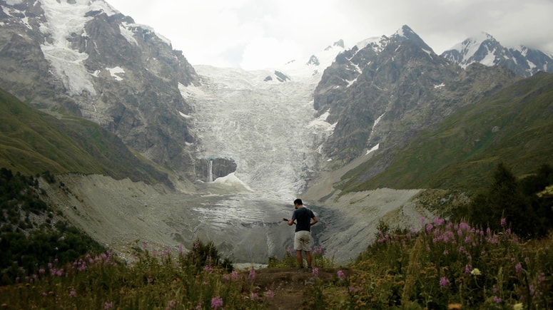 Maja in Reuben Fowkes sta predstavaila delo Ota Hudeca Pesem za ledenik