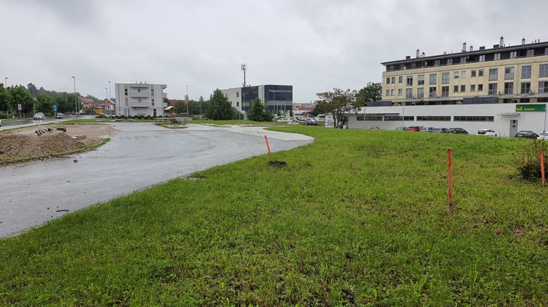 Na občinskem zemljišču na Potrčevi cesti naj bi zgradili varovana stanovanja. 