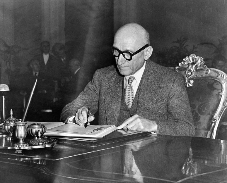 Robert Schuman je spodbujal evropsko enotnost in mir ter zasnoval načrt za vzpostavitev Evropske gospodarske skupnosti za premog in jeklo. 
