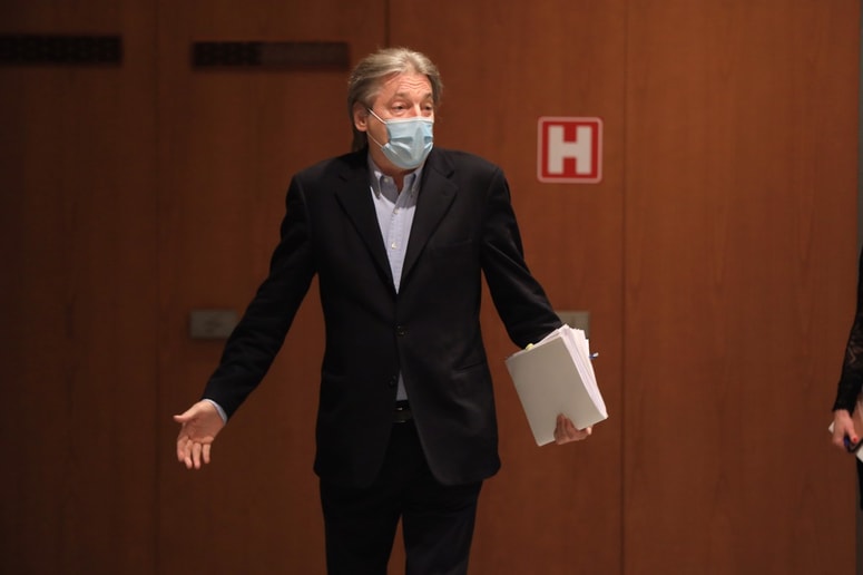 Glavna fotografija članka:Razstava v EP bo, vendar pod Simonitijevimi pogoji. Košan: "Pripravljeni smo nadaljevati projekt samo pod pogojem ..."