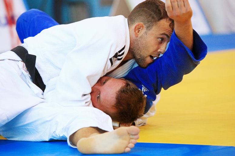 Po premoru bo znova na blazinah Adrian Gomboc.