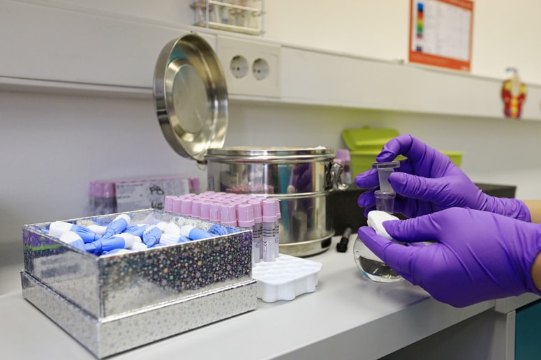 Tokrat so v laboratorij na odvzem krvi povabili 128 otrok iz Črne in Mežice, kot vsako leto v okviru sanacijskega programa bodo analizirali vsebnosti svinca v krvi.
 