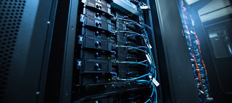 Vsaj 20 odstotkov denarja naj bi države porabile za digitalizacijo. 