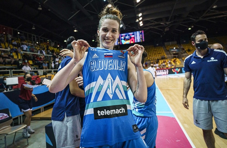Eva Lisec je zagotovila zmago Sloveniji, ki pa jo čaka peklenski razpored. Foto: FIBA