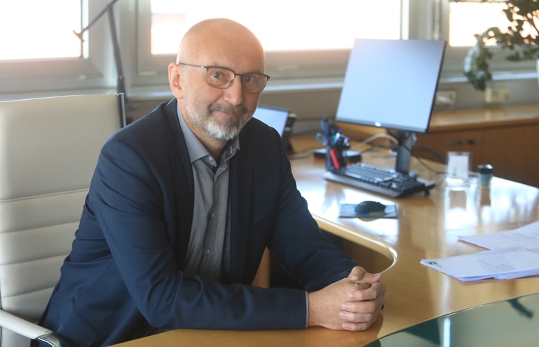 Medijsko so izpostavljeni posamezni primeri revščine med upokojenci, nihče pa se ne vpraša, kako bi lahko to uredili sistemsko, ugotavlja Andrej Plos.