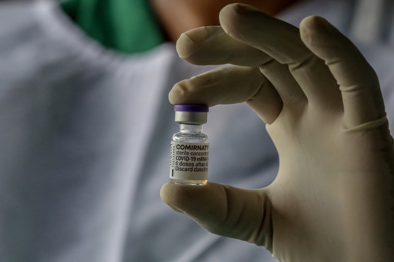 Glavna fotografija članka:Pfizer in BioNTech predlagata še tretji, poživitveni odmerek cepiva
