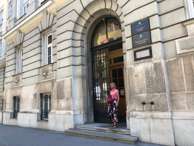 Danijela Kuna je na mariborskem sodišču pripovedovala o svojem začetku in hkrati koncu tekmovalne poti v rekreativnem teku na dolge proge. Foto: Vesna LOVREC