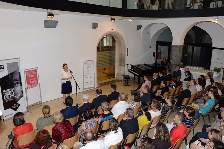 Tako je bilo na odprtju 55. Seminarja slovenskega jezika, literature in kulture v Mestnem muzeju. 