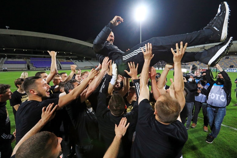 Glavna fotografija članka:Majhni, a organizirani