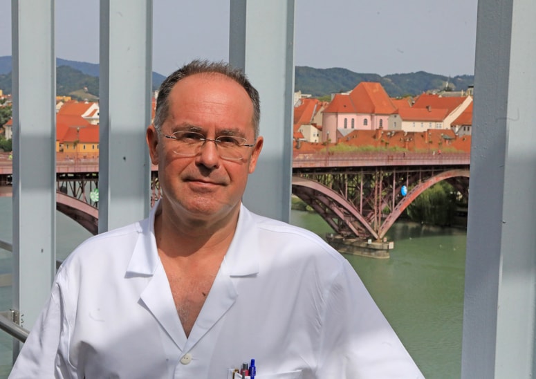 Iztok Takač je najprej prevzel vlogo vršilca dolžnosti dekana za eno leto, junija letos pa še za cel mandat. Foto: Igor NAPAST