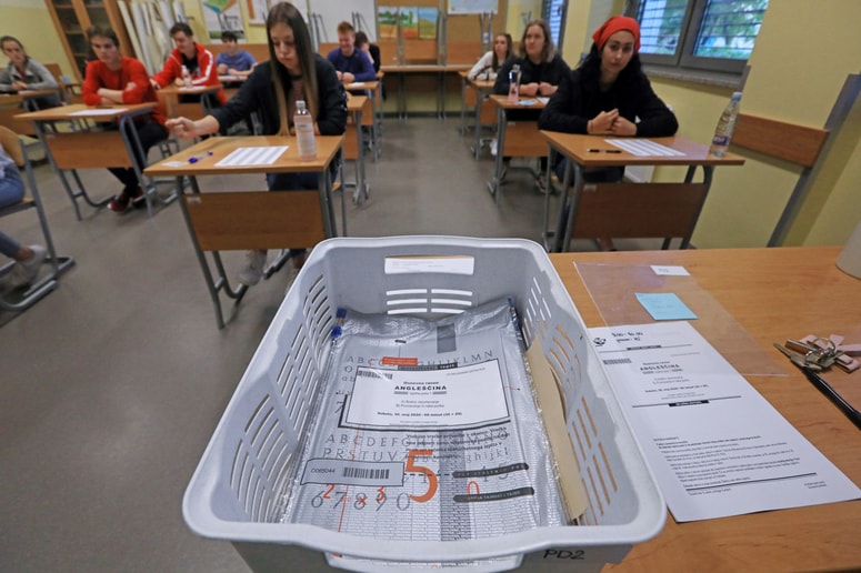 Glavna fotografija članka:Mariborska diamantna maturanta bodoča genetičarka in zobozdravnik: Zaupanje vase in trdo delo