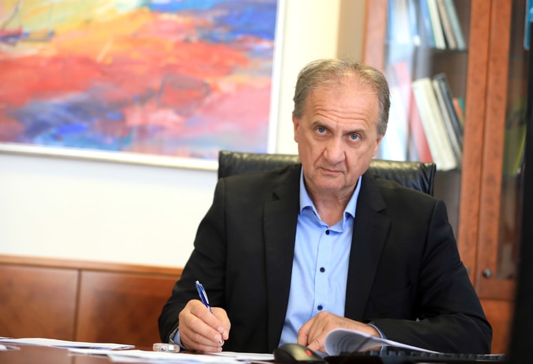 Ivan Simič: "Socialno kapico pri nas že imamo pri samostojnih podjetnikih. Zakaj oni plačujejo omejene prispevke, zaposleni pa neomejene? To ni prav." 