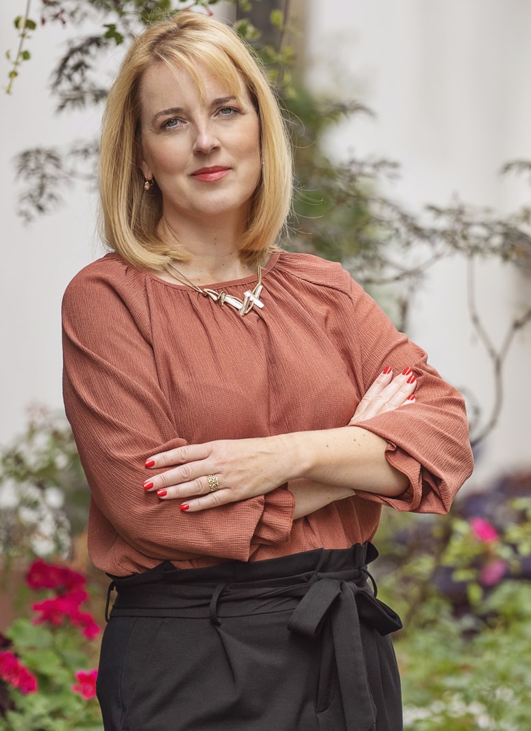 Mateja Videčnik: "Zame so najlepša darila tista, ki se jih ne da prijeti."

 
