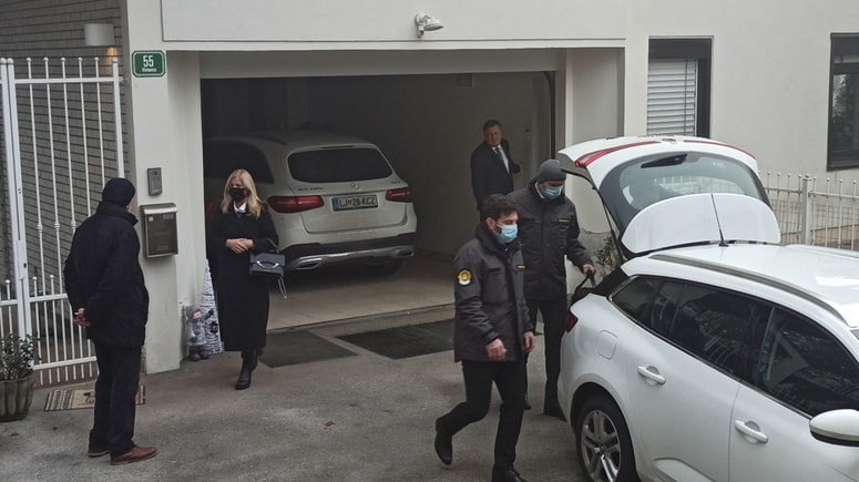 Kriminalisti so včeraj opravili enajst hišnih preiskav. Foto: Planet TV

