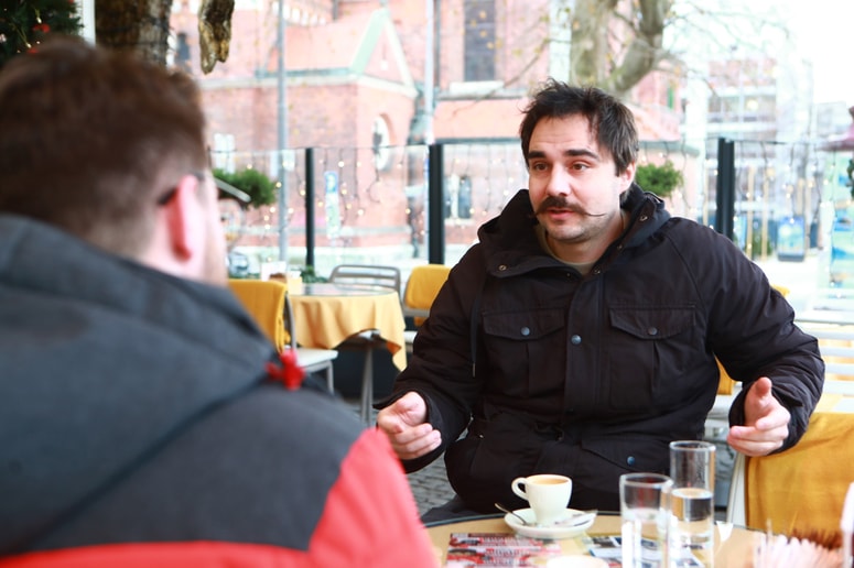 Kitajski režim vladanja lažje kontrolira širjenje koronavirusa, meni Peter Kokol, ki ne obžaluje, da se je ob začetku pandemije vrnil v Slovenijo in zaživel v Mariboru, kjer uživa z družino. 