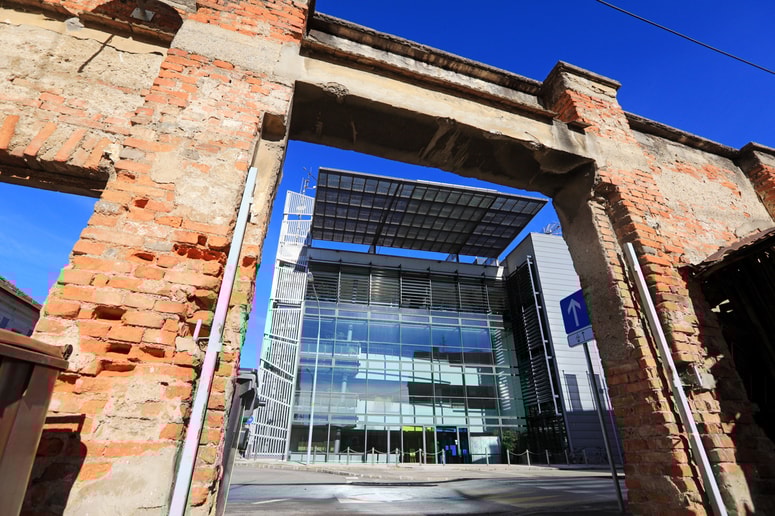 Povezava znanosti in znanj z gospodarstvom bo v praksi morala biti tesnejša. 