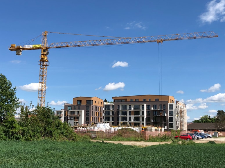 Večina novogradenj je v Mariboru razprodana, nekateri investitorji že sprejemajo rezervacije za stanovanja, ki bodo zgrajena čez dve, tri leta ali celo več. 