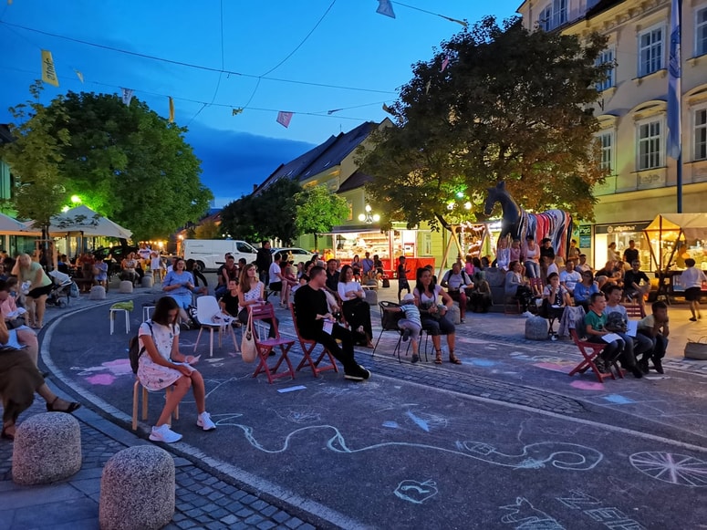 Obiskovalci so se potopili v svet animiranega filma.